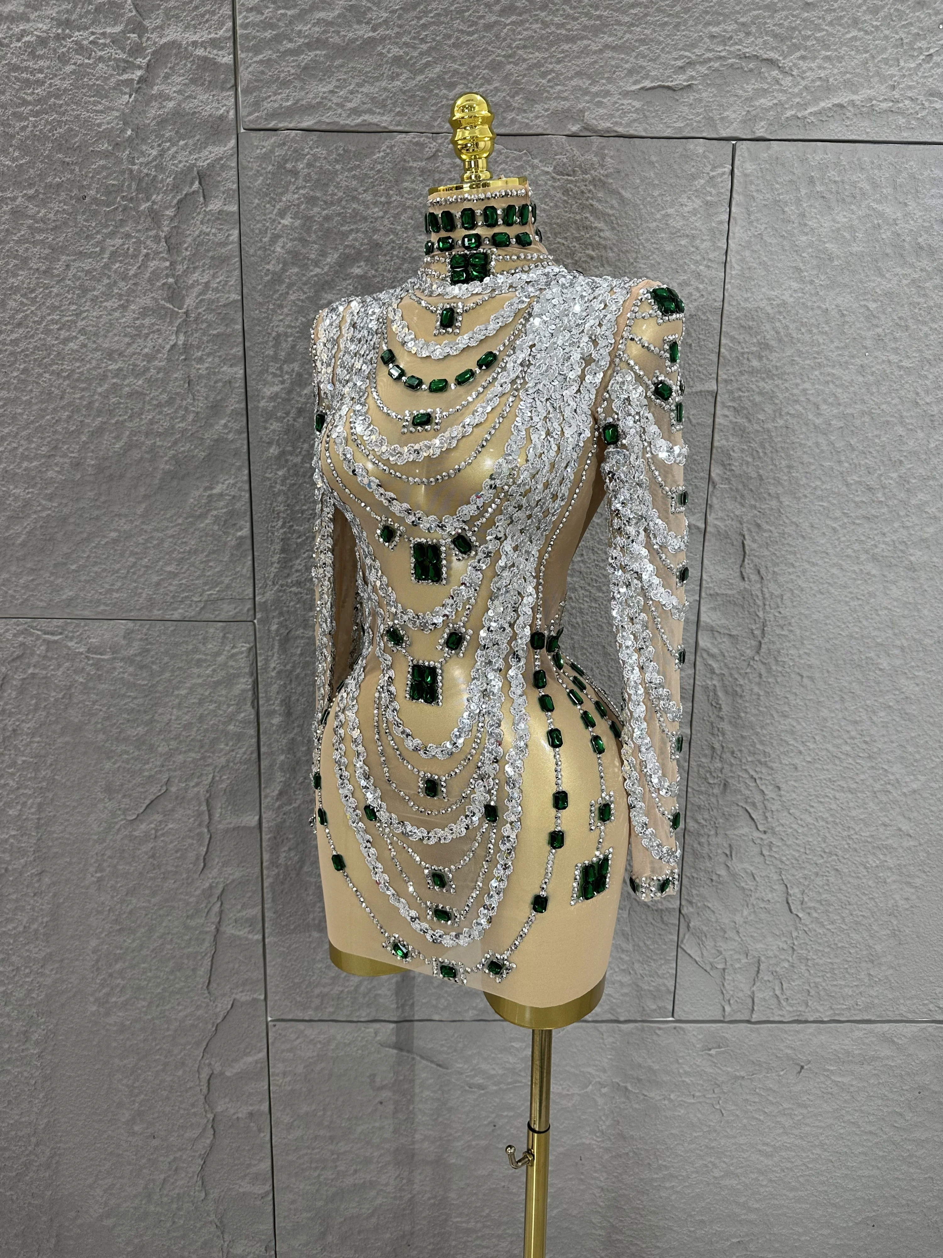 ชุดมินิเดรสหรูหราสำหรับผู้หญิง ประดับคริสตัลใส ทรงเข้ารูป เหมาะสำหรับนักร้อง งานปาร์ตี้ คลับ งานราตรี  ชุดสั้นวิบวับ สไตล์ดารา