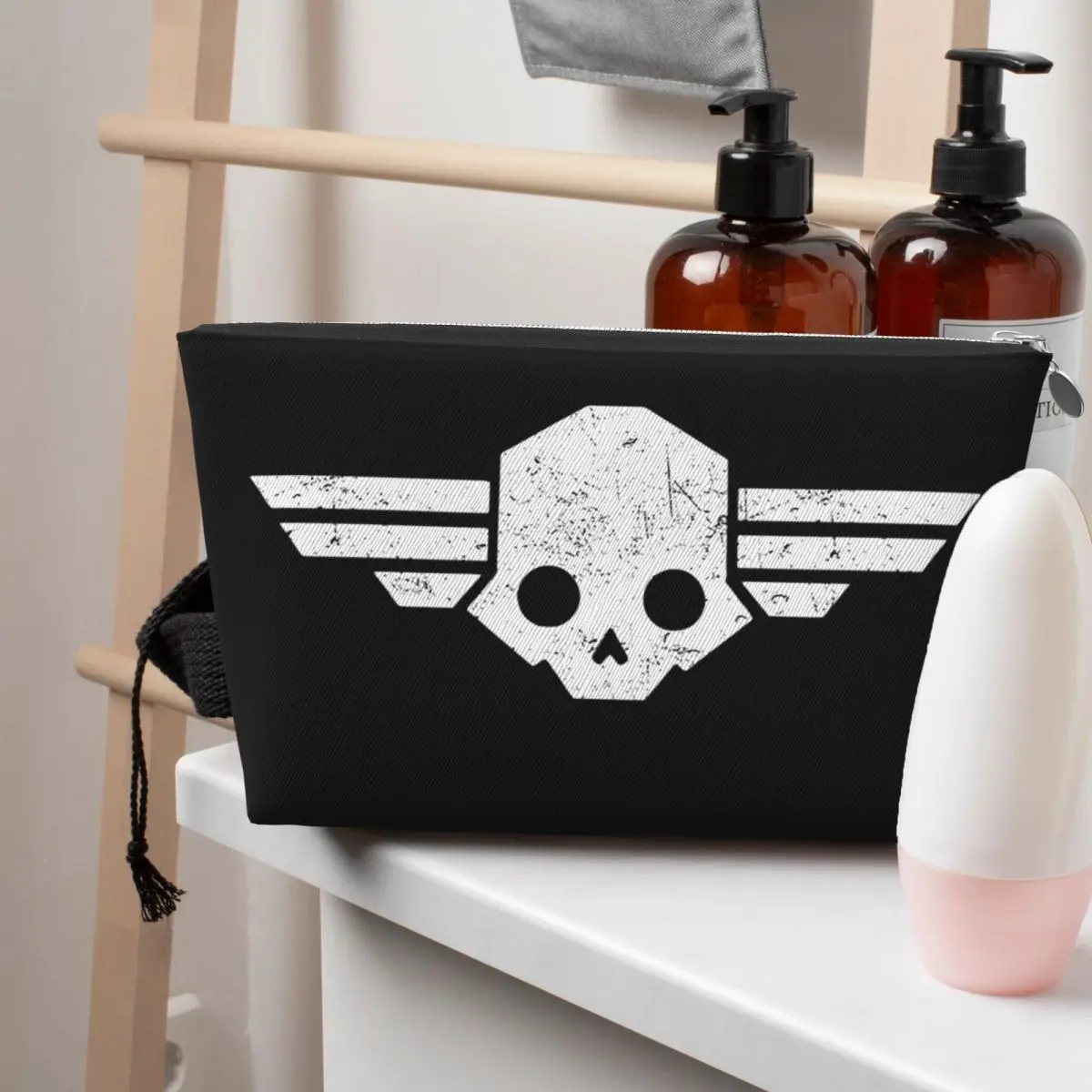 

Helldivers - Malevelon Creek Veteran (2) Women Cosmetic Bag Travel Makeup Organizer Pouch Toiletry Storage Dopp Kit Case