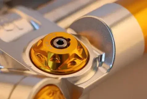 ممتص صدمات الشوكة الأمامية للدراجة النارية مع طريقة تحمل الضغط لضبط تصميم المكبس مصنوعة من سبائك الألومنيوم المتينة