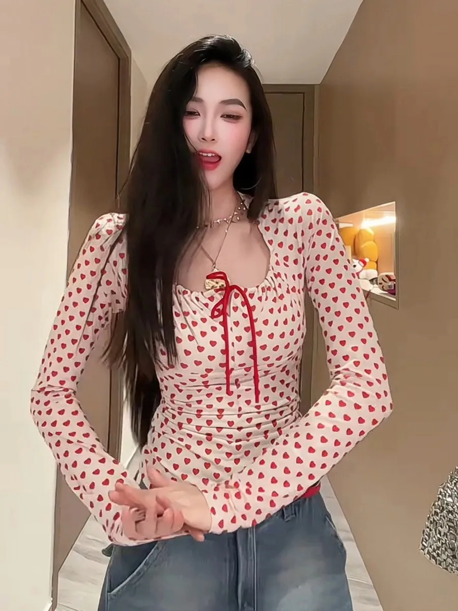 

Корейский облегающий тонкий базовый топ для женщин на осень-зиму, с квадратным вырезом, в горошек и с сердечками, с ремешками, сексуальный