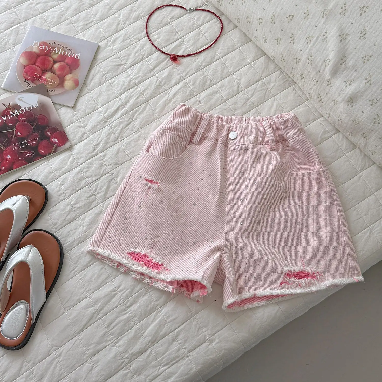 Girls Shorts Outer Wear Summer 2026 New Kids Stylish Five Point Pants Girl Ripped Raw Edge Rhinestone Denim Shorts