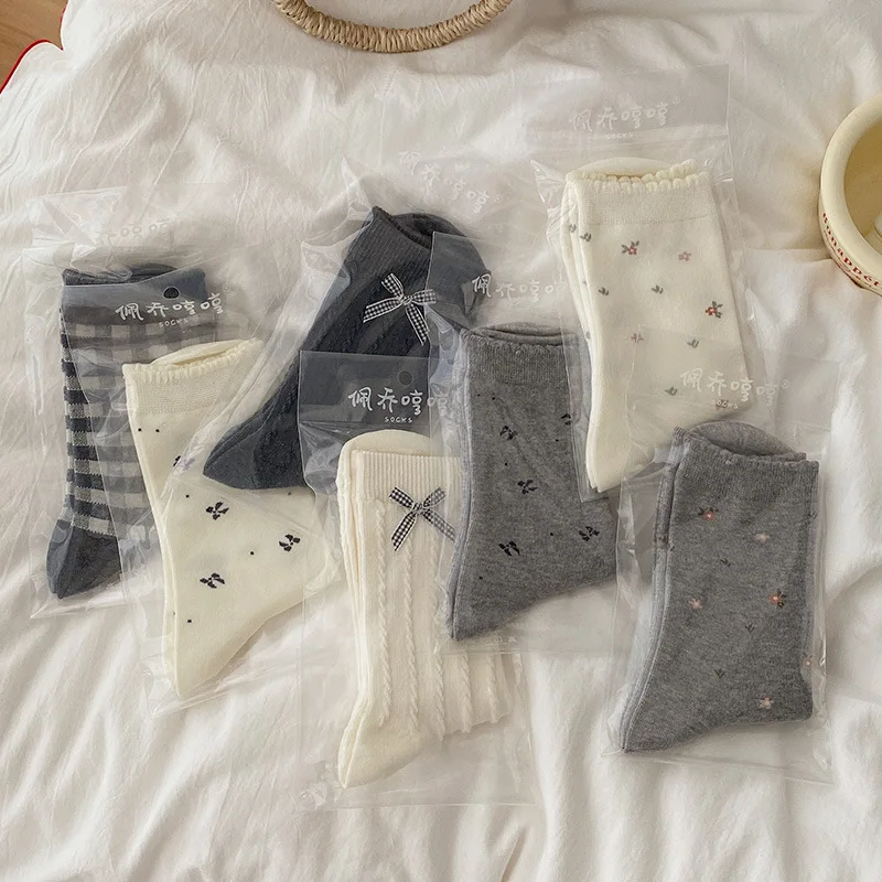 

7 пар женских универсальных носков средней длины с клетчатым бантом и цветочным узором, впитывающих пот, простые удобные повседневные носки