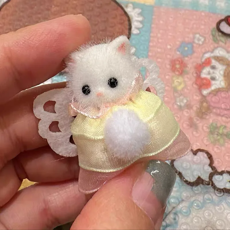 Sylvanian Families Forest Rabbit Grove Family Dollhouse Persian Cat Baby Seal Keychain Gathering Girl Flocking Doll Decoration