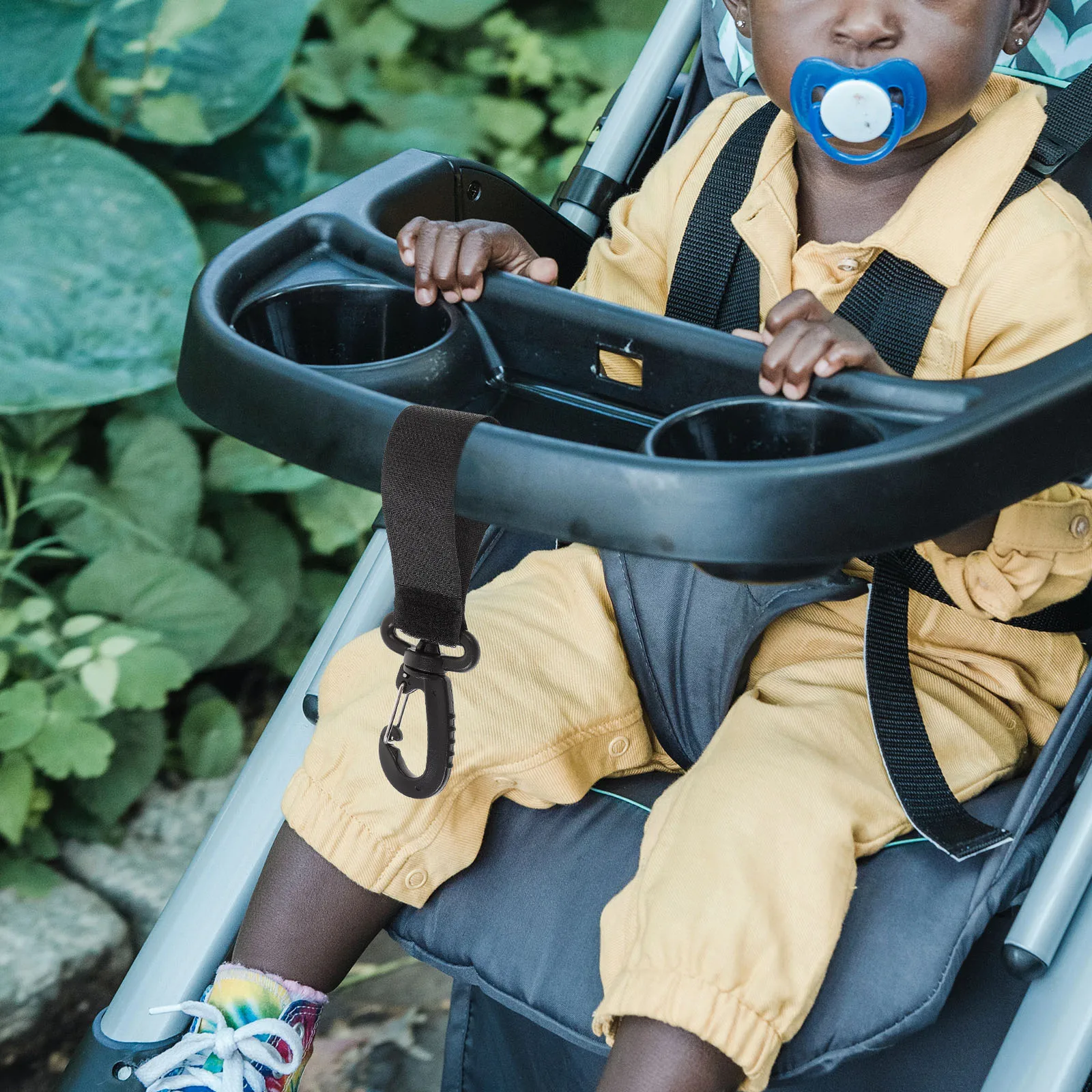 6 szt. Plastikowe haczyki do wózka obrotowe wytrzymałe klipsy uchwyt na torbę do zawieszania dla dziecka haczyk na pieluchy do wózka wygoda