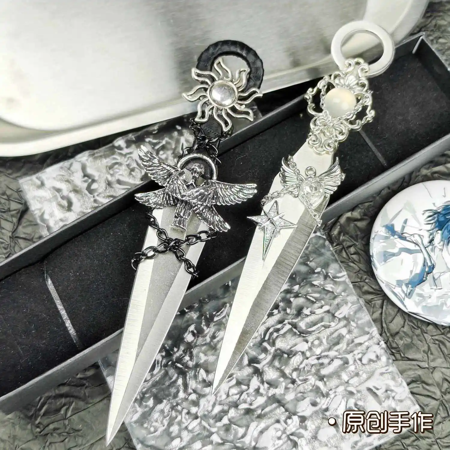 2pcs-subculture-gothic-handmade-dart-knife-box-cutter-alternative-utility-knife-for-students-y2k-gift-for-unboxing