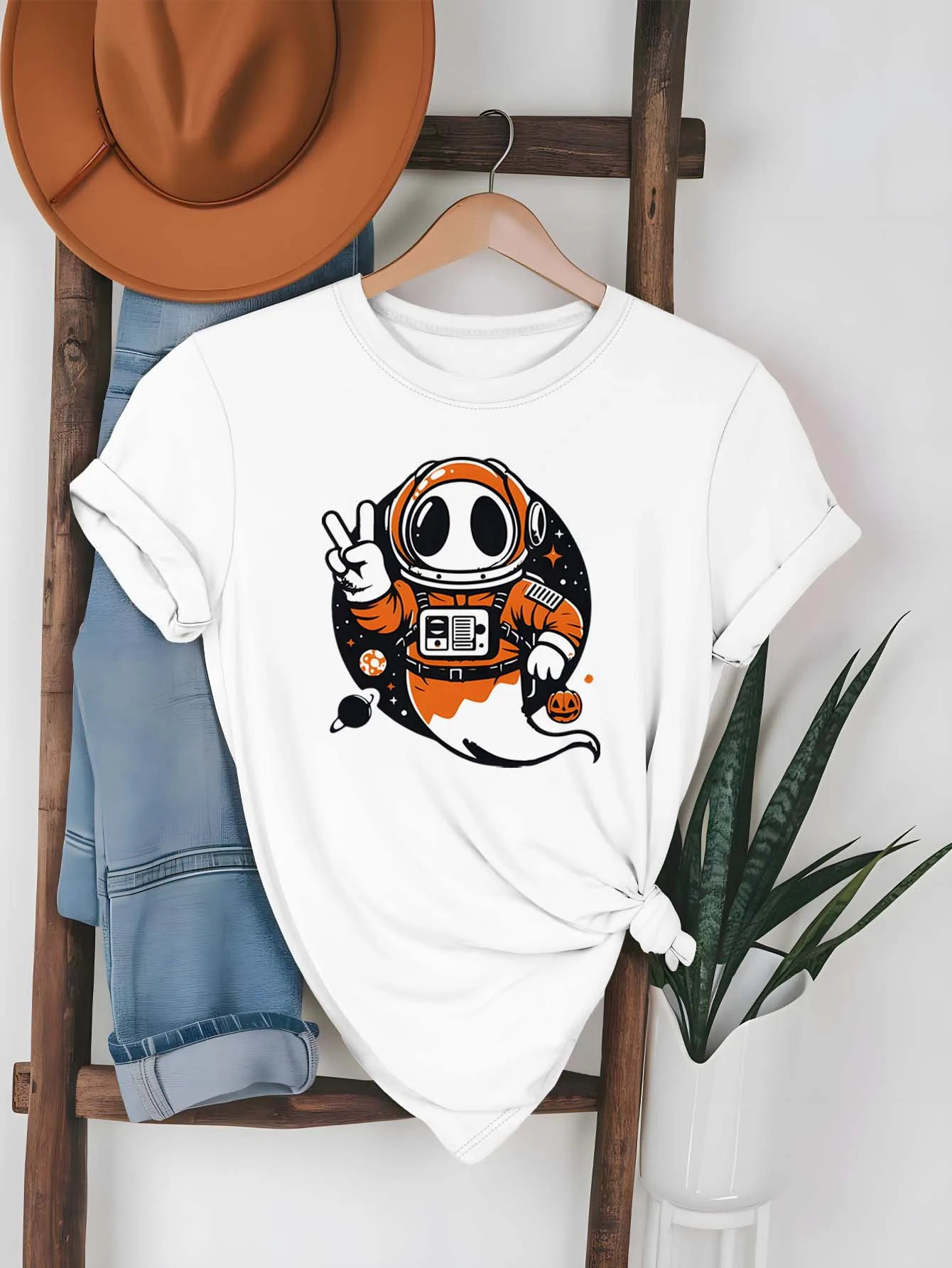 Camiseta gráfica de aventura de astronauta de talla grande que espera en el viaje espacial