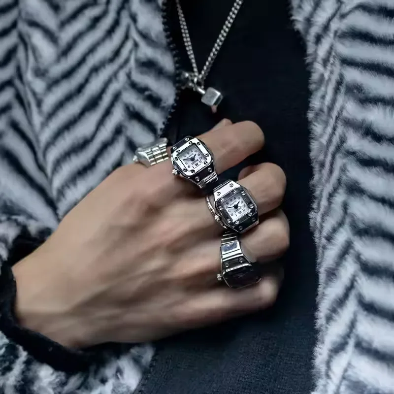 ساعة كلاسيكية بحلقة فضية اللون للرجال والنساء غير عادية ومبتكرة صغيرة مربعة من الفولاذ المقاوم للصدأ ساعات الزوجين أفضل هدية عيد ميلاد