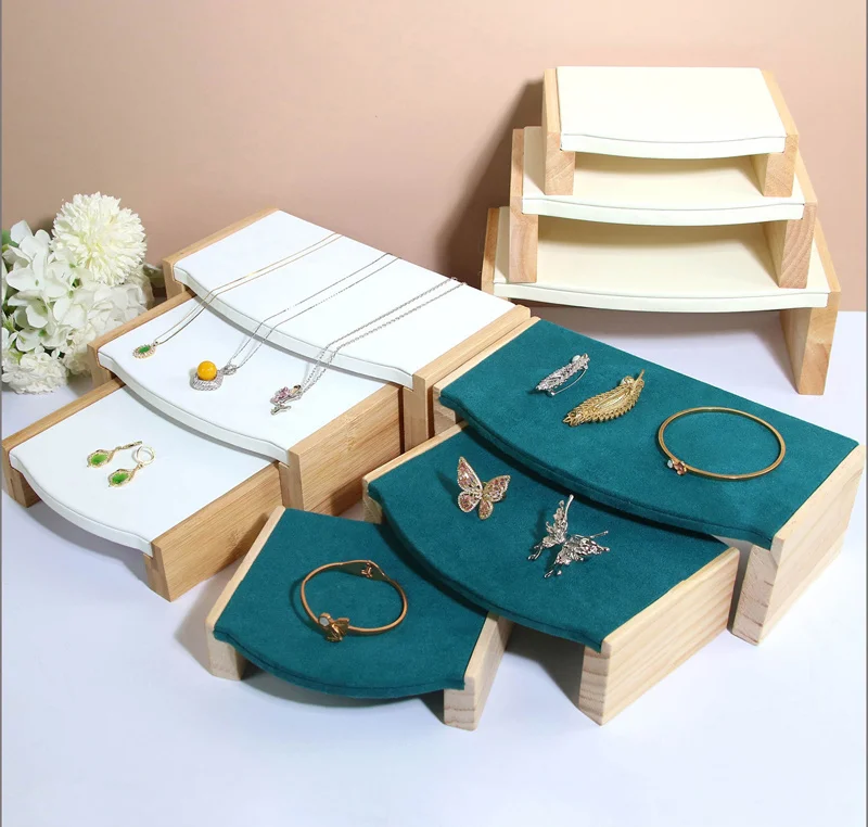 3 ピース/セット竹木材ジュエリーディスプレイラックリングイヤリングブレスレットオーガナイザージュエリーカウンターショーケース小道具小さな装飾品出品者