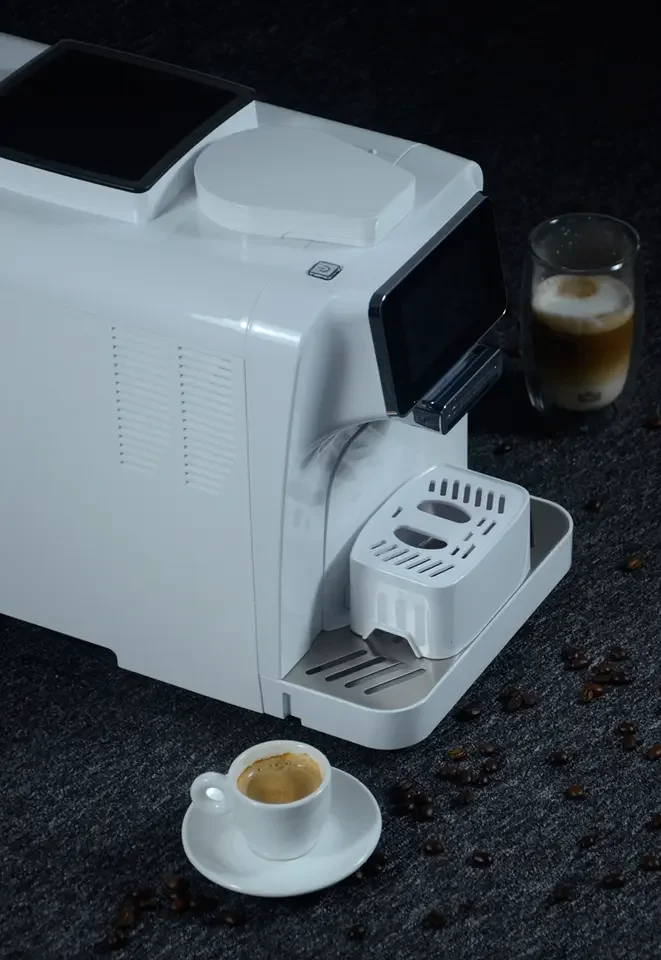 Multiple Drinks Commercialuse Professional Espresso Machines Super-Automatic Electric Grinding Coffee Makers With Milk Freezing
