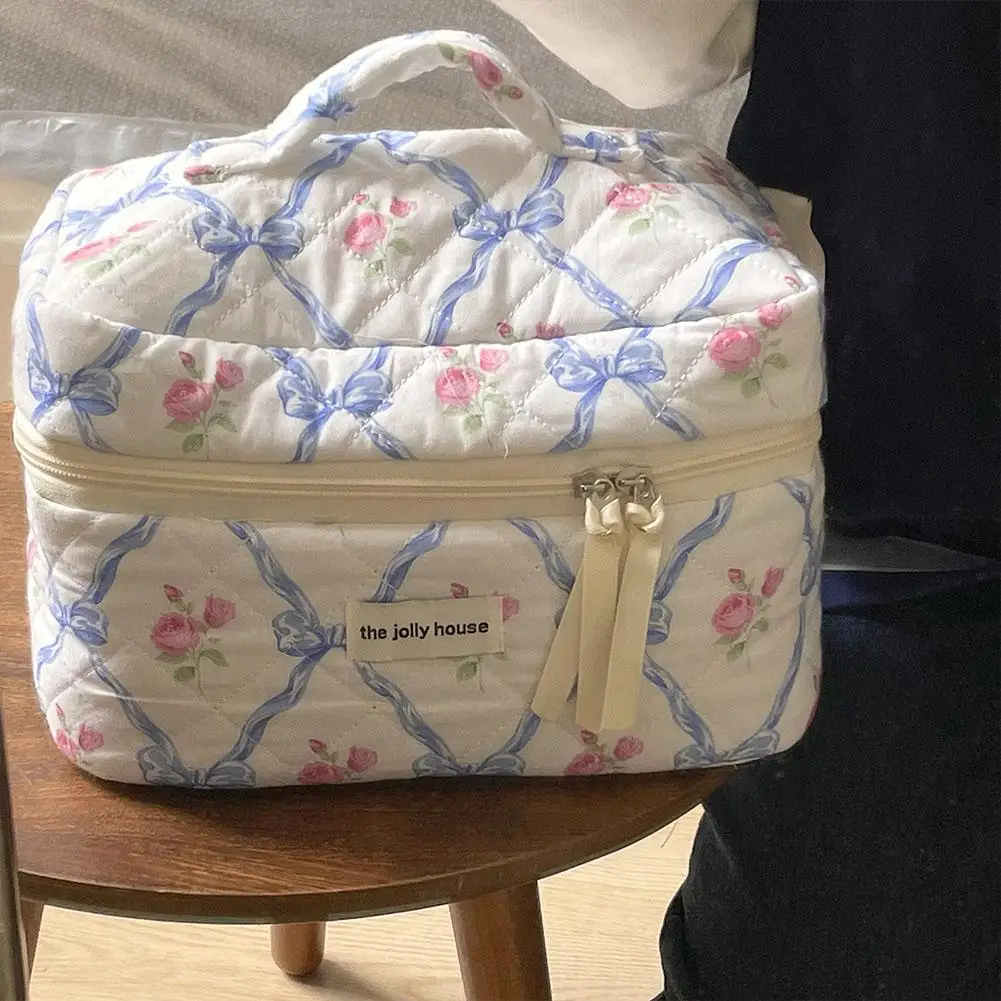 Cute Bow Flower Quilting Cotton Makeup Bag Women Zipper Cosmetic Organizer Floral Puffy Quilted Makeup Bag Travel Cosmetic Bag