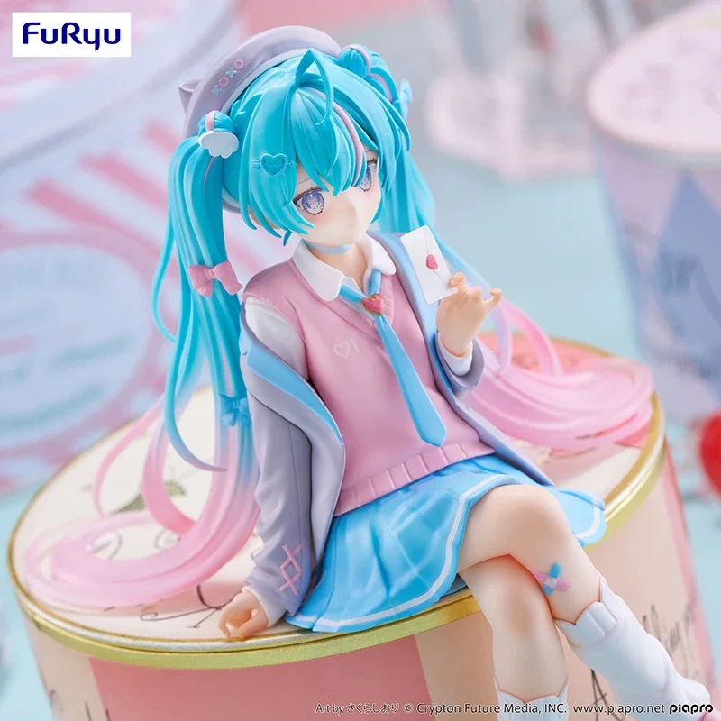 In Magazzino Originale Figuras Anime 13 cm FuRyu VOCALOID Hatsune Miku Love Suit Anime Figura Bambola Ornamenti Regali Modello Giocattolo