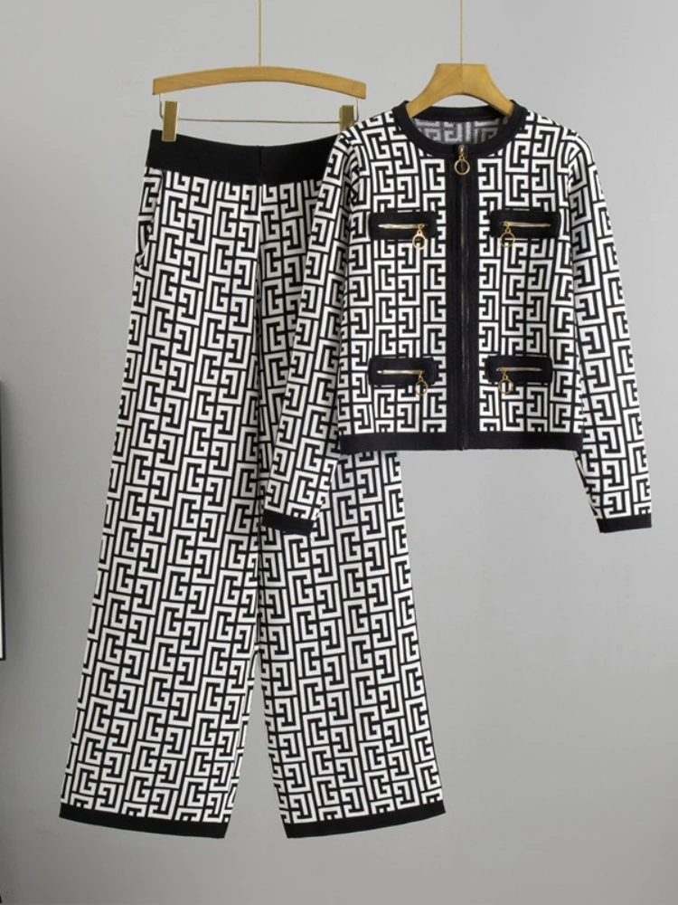 

2025 Spring New Fashion Jacquard Letter Zipper Cardigan Knitted Top with Wide Leg Pants Elegant Temperament Comfort Set