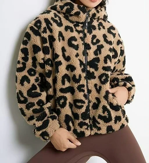 

2025 Autumn and Winter New Leopard Print Jacket Women's Plush Casual Fashion Versatile Top Women