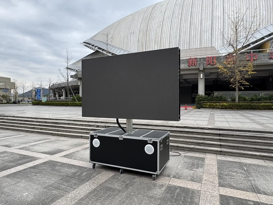 Outdoor HD Foldable P2.5 Portable Flight Case LED Screen 2560*1440mm