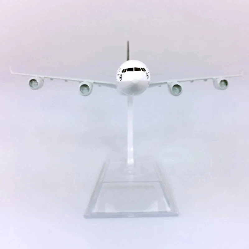 Lufthansa Airways Plane 16cm Alloy Aircraft Models A340 Aviation Replica Model With Wheels Airplane For Collection Gift Display