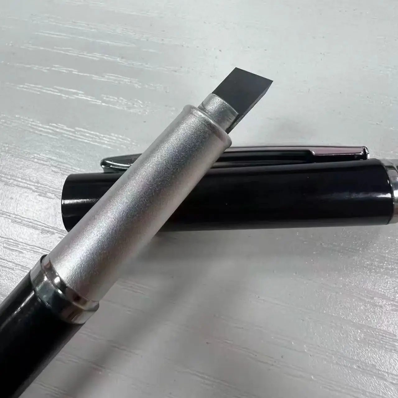 ปากกาตัดไฟเบอร์ออปติก, ชุดเครื่องมือไฟเบอร์ออปติก FTTH ระดับมืออาชีพสำหรับการปอกสายไฟเบอร์ออปติกอย่างรวดเร็วและง่ายดาย, การตัดแบบเฉียงและแบบแบน