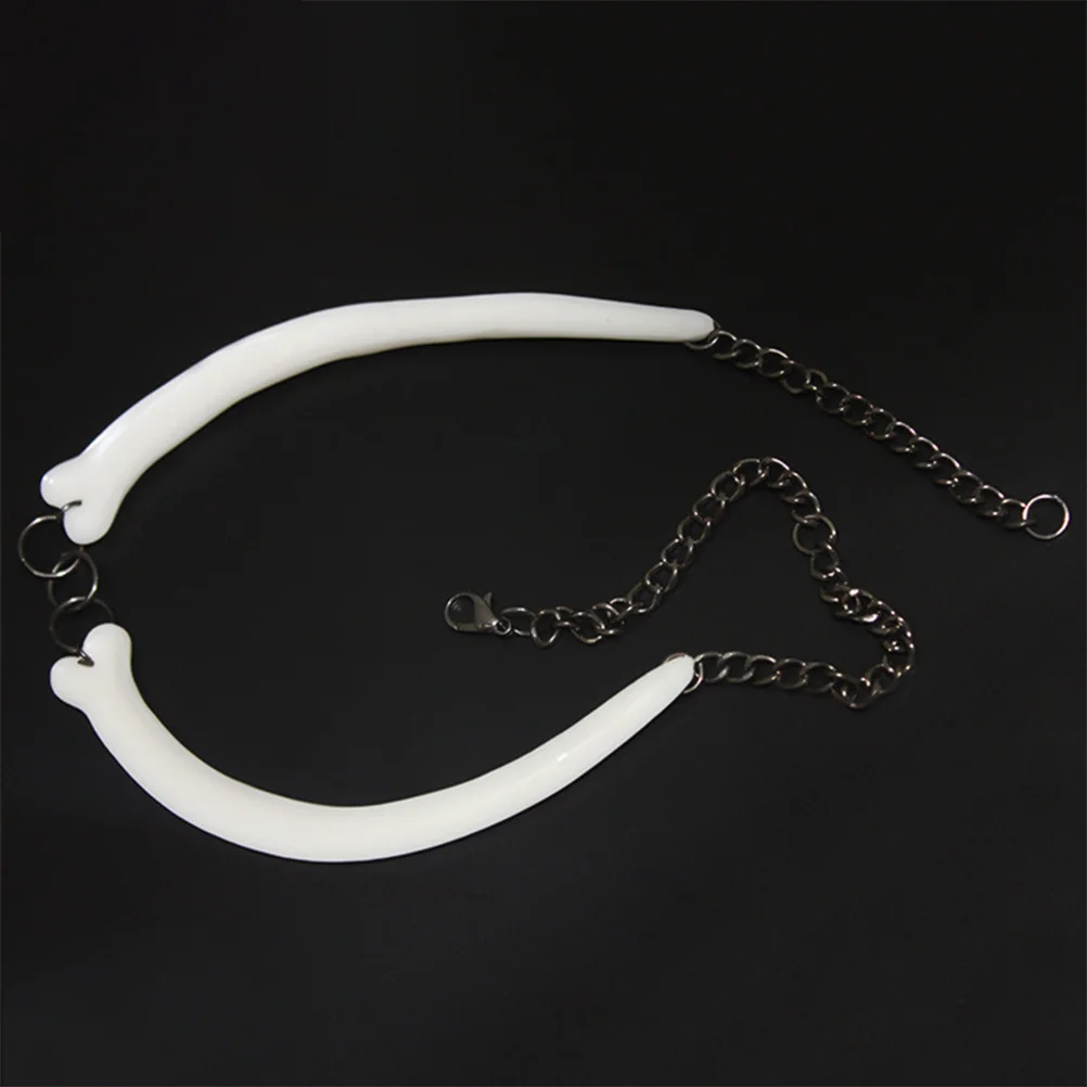 قلادة على شكل عظمة الهالوين، تصميم إبداعي فريد من نوعه، خفيفة الوزن ومريحة، لمسة الجلد، هدية ترويجية للإعلان، إكسسوار الهالوين