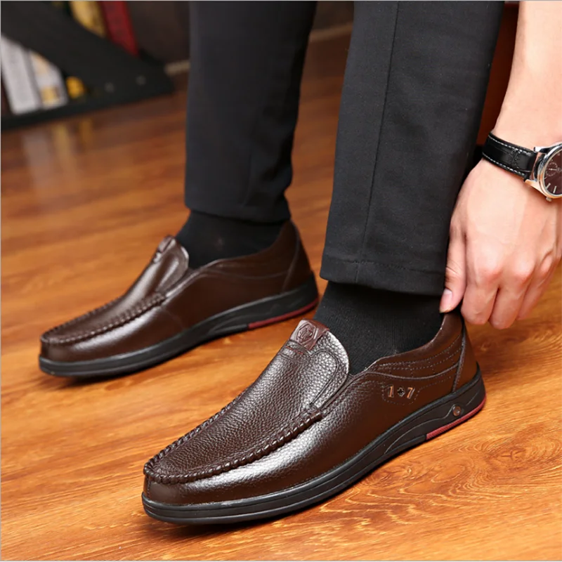 Mocasines de cuero genuino para Hombre, zapatos informales de negocios sin cordones, clásicos, suaves, transpirables, planos