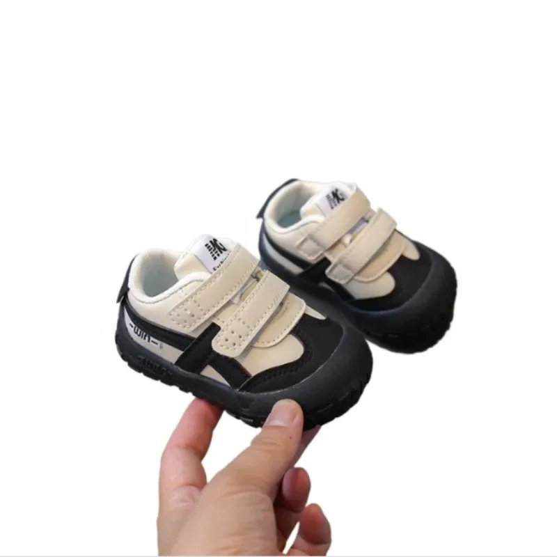 

New fashion striped girls' soft soled casual shoes autumn 2025 male babies lightweight comfortable outdoor sports running shoes