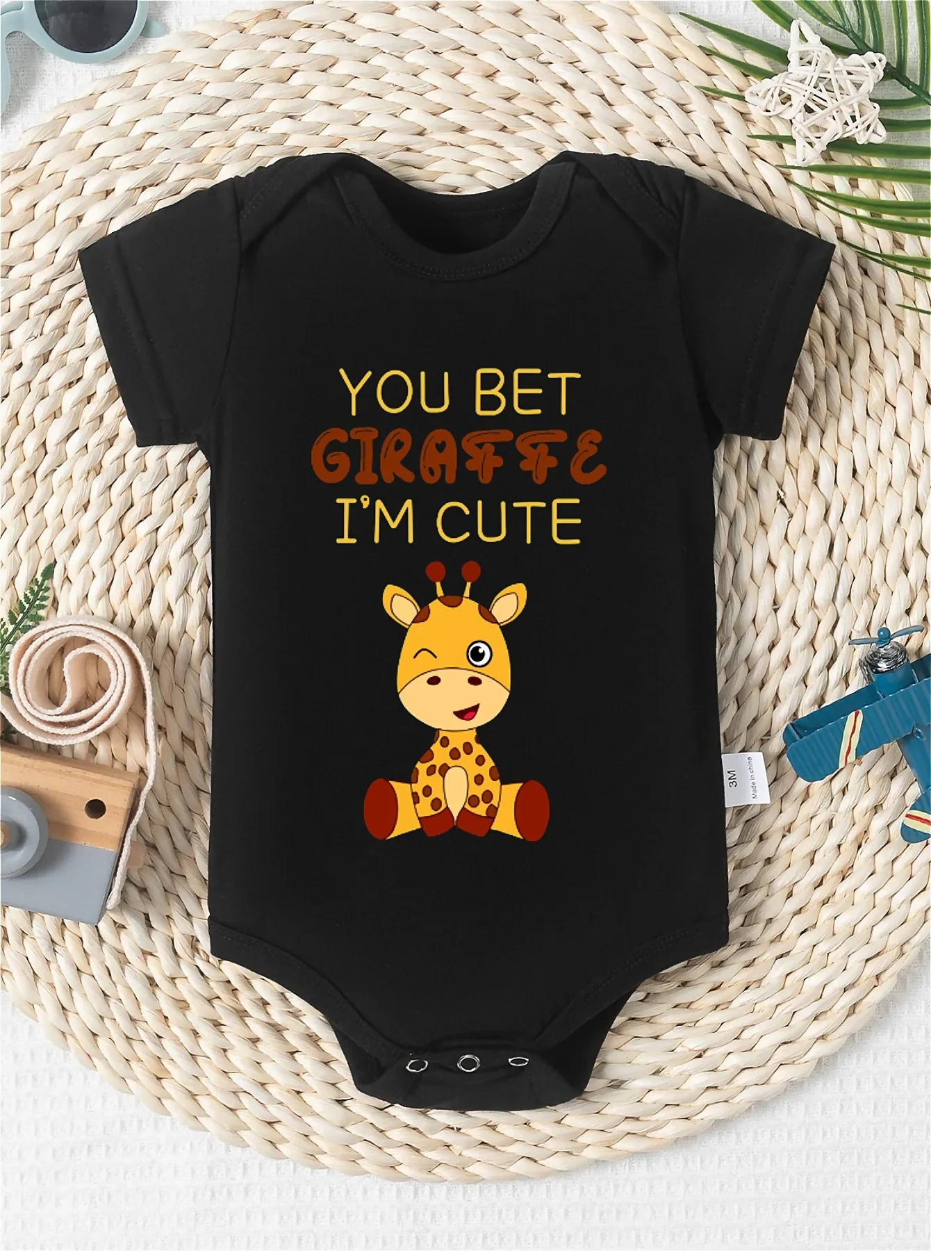 Cute Baby Giraffe Print Onesie,Crew Neck, Slight Stretch, Alphabets, Summer, Knit Fabric, Regular Fit, for Outdoor