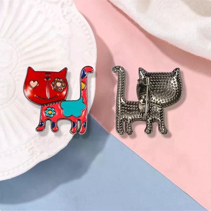 New Charming Cartoon Cat Pin Brooch Cute Things Women Unisex Lovely Jewelry Animal Casual Brooches For Women's Clothing