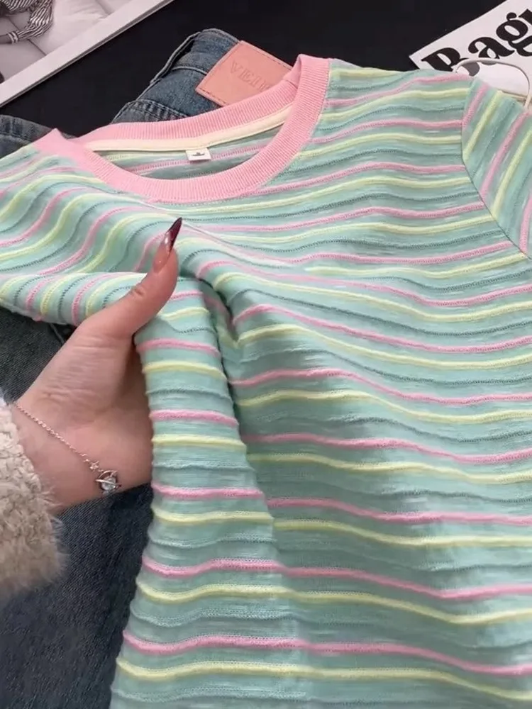 

Женская полосатая футболка Mint een Faion 2025 New Sle, универсальный возрастной топ, корейский свободный крой ort Sve round Ne