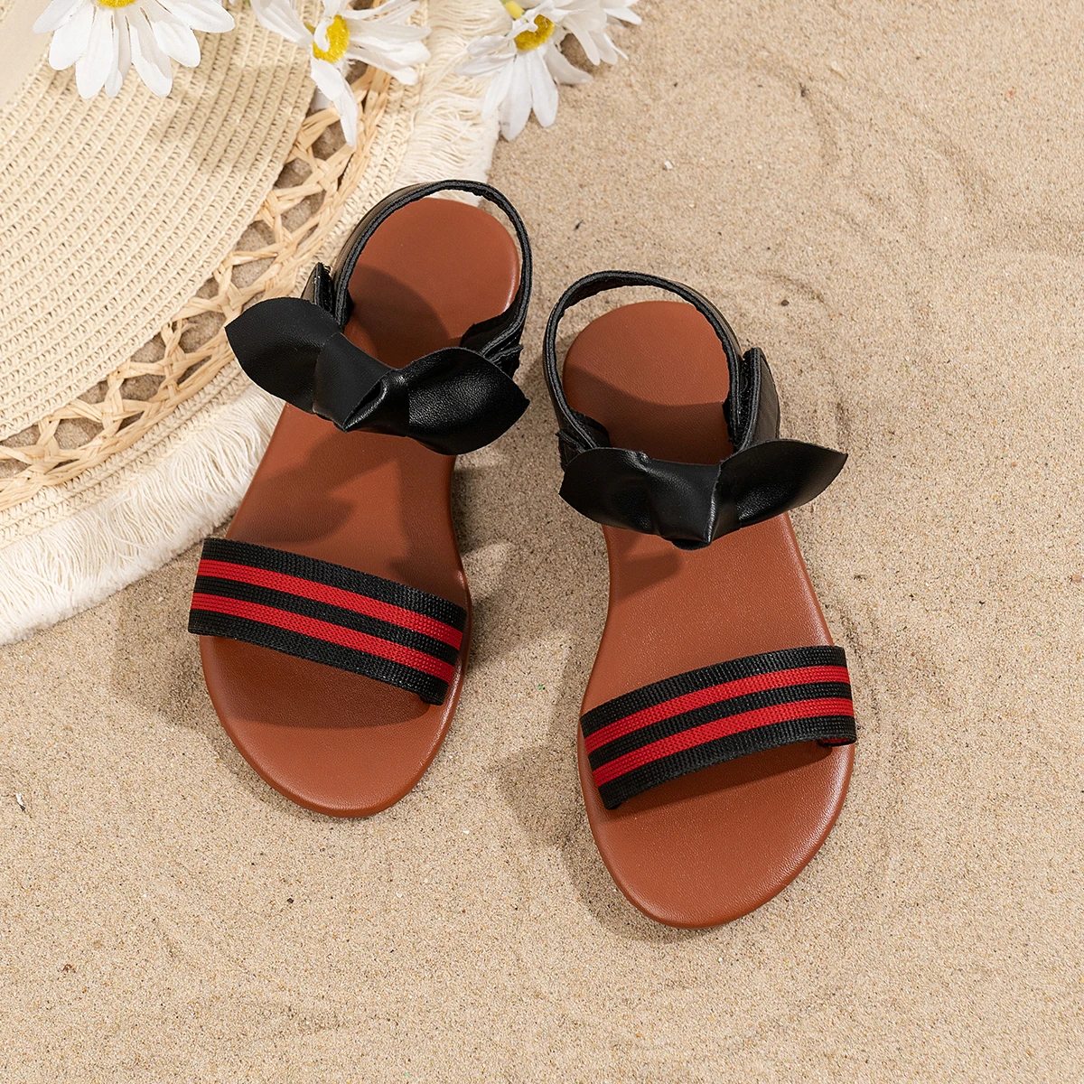 

Летние повседневные сандалии для девочек, детская обувь на плоской подошве с открытым носком и бантом на липучке, черная нескользящая повседневная стильная детская обувь