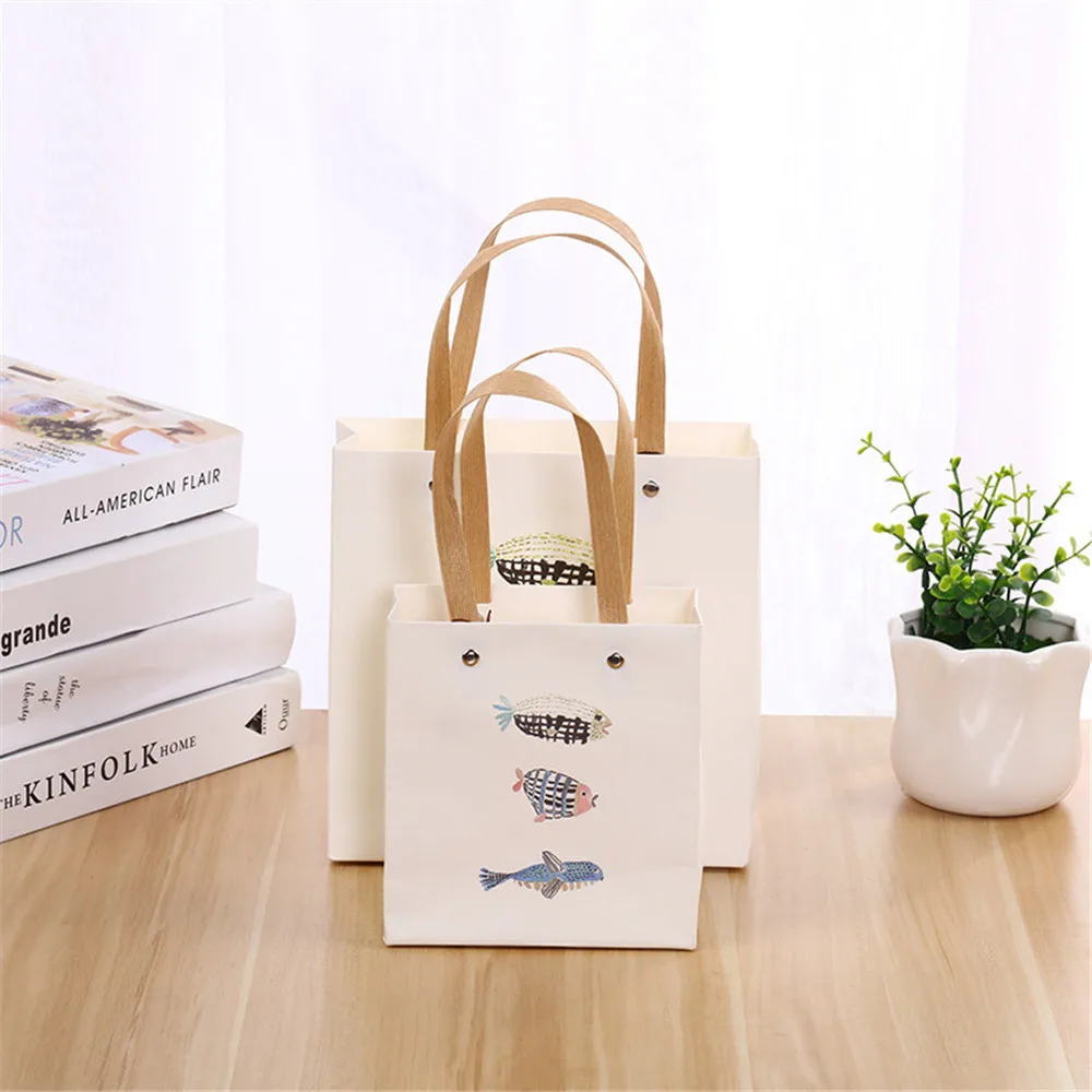 Birthday Party Packaging Bag Handbag Wedding Festival Supplies Cartoon Small Fish Design Kraft Paper Gift Bag with Handle