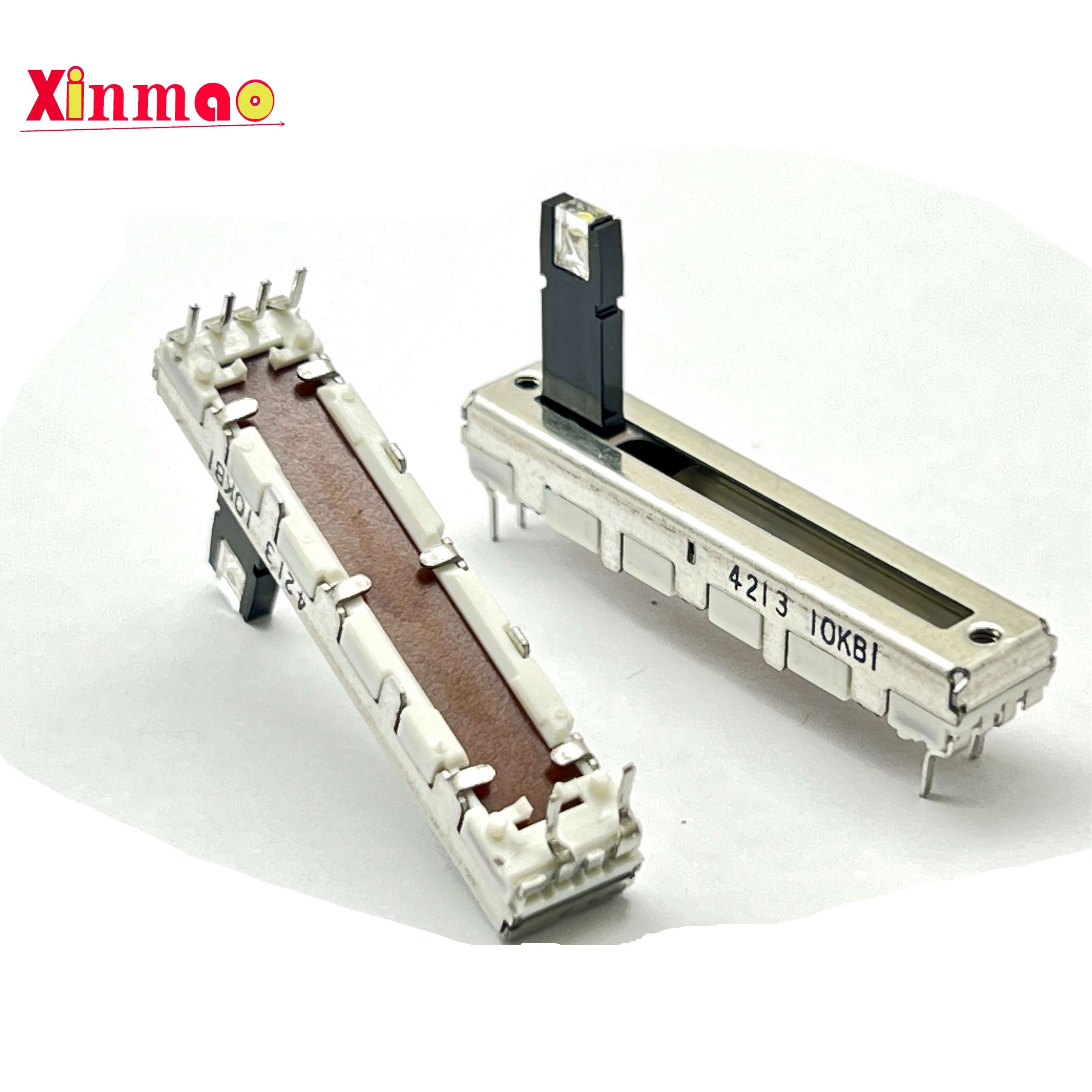 

Тайвань Fuhua однозвено 45 мм прямой скользящий потенциометр с белым светодиодом B10K и средней точкой позиционирования 15 мм