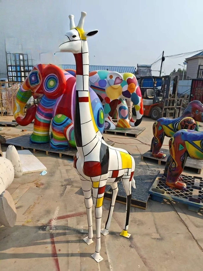 Custom designed resin fiberglass animal statue modern pop art giraffe