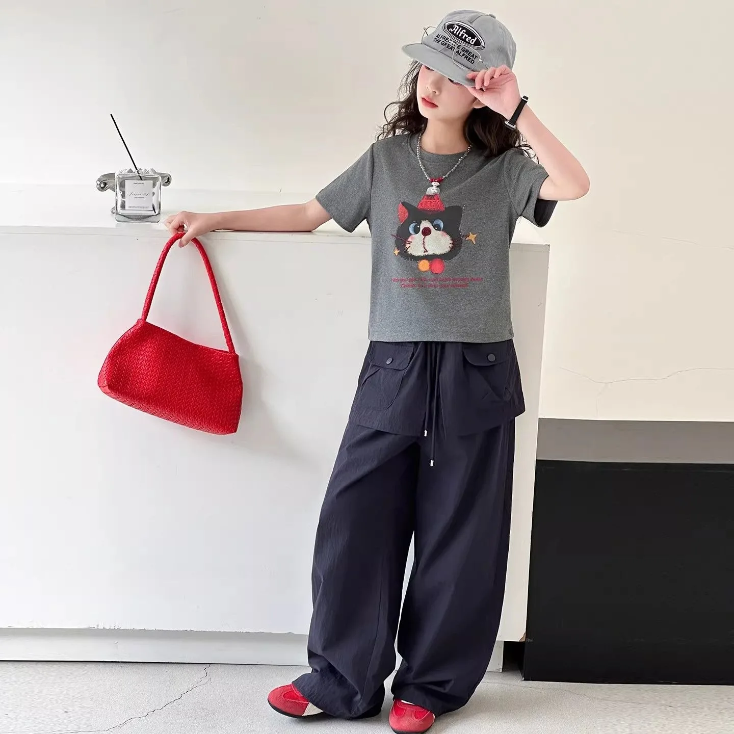 2026 Summer Girls Cute Set Kids Breathable Cartoon T-shirt Loose Pants 2 Piece Set High Street Fashion High Quality Kids Suit