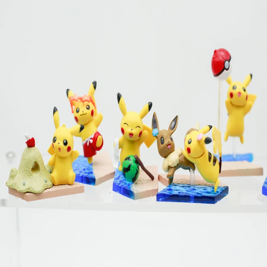 Juguetes calientes Pokemon escena de playa caja ciega Kawaii traje de marinero monopatín reclinable Anime dibujos animados chico regalo de cumpleaños decoración de escritorio