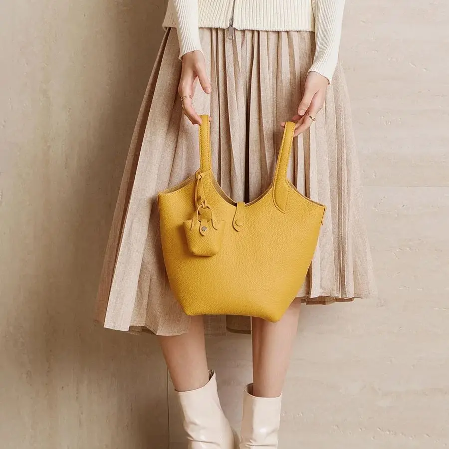 Versatile Tote Bag Elegant Shoulder Crossbody Bag Soft Leather Design Generous Capacity Dopamine-Inspired Style