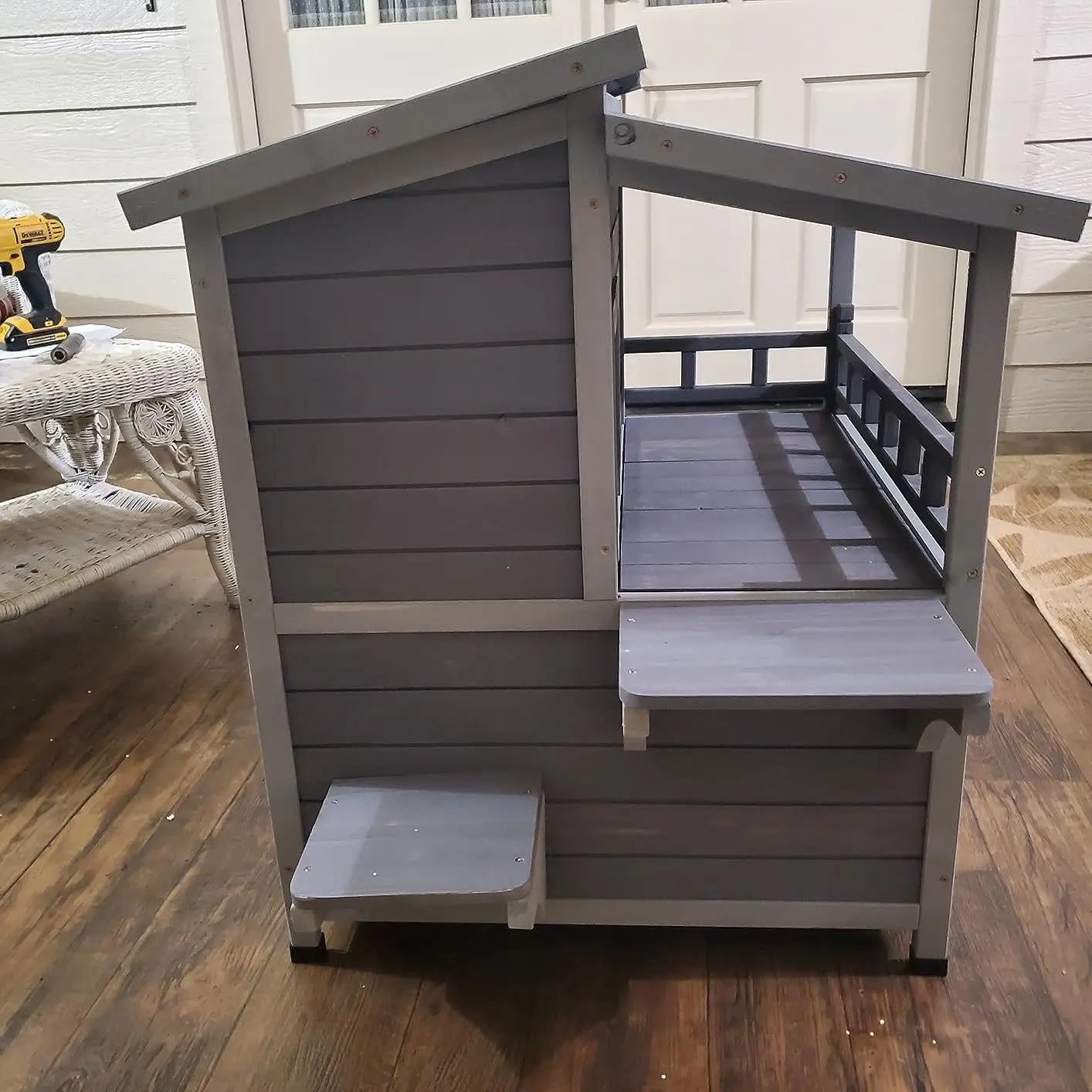 

Wooden Hot Selling Outdoor Cat Nest With Terrace Pet House Courtyard