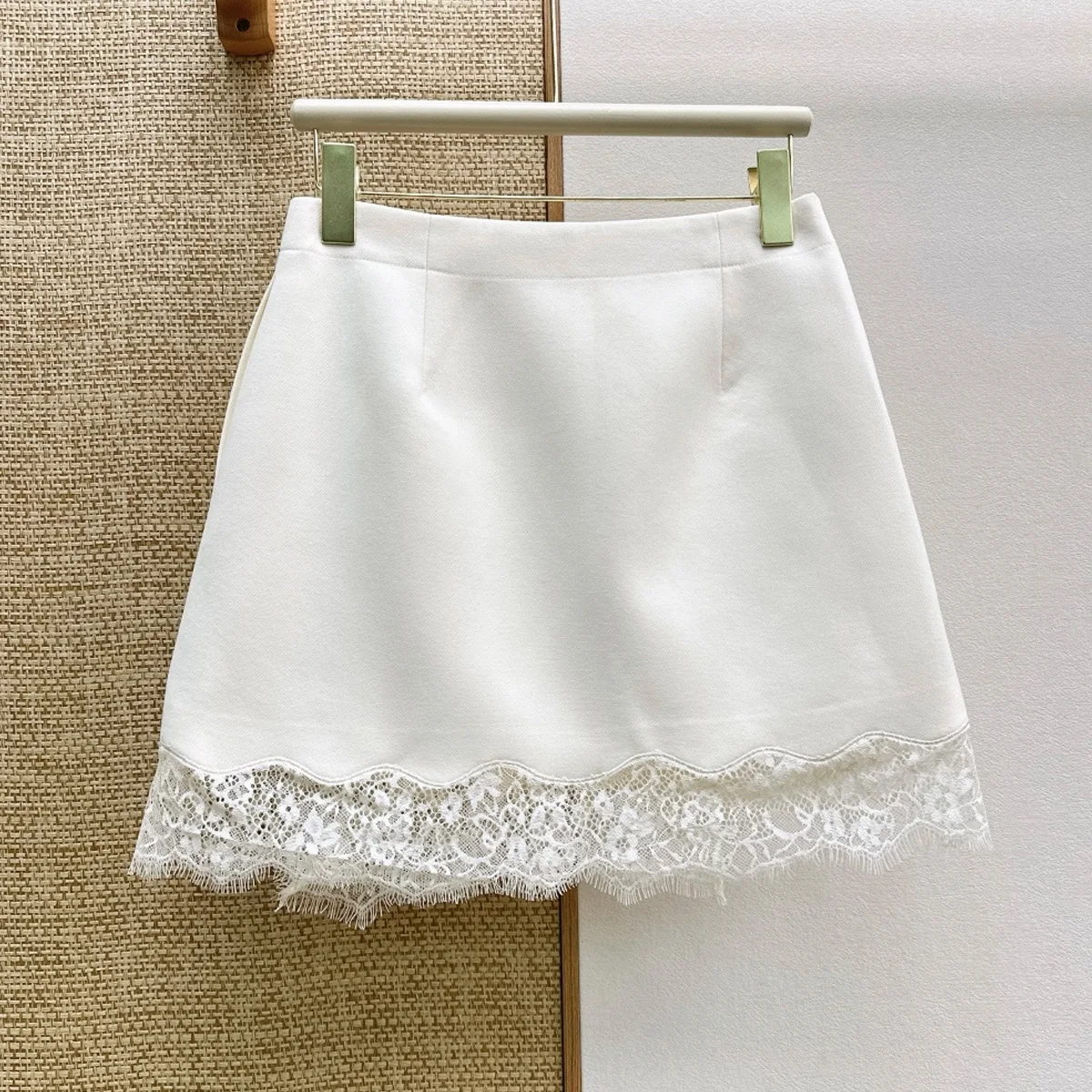 High Quality Women High Waist A Line Mini Skirt, Elegant Scalloped Lace Hem Short Skirt with Pockets and Lining lyt26102212