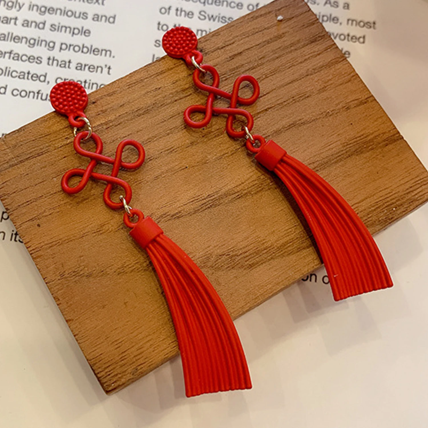 1pair Chinese Style Chinese Knot Lucky Red Dangle Earrings for Women Luxury Wedding Earrings New Year Gift Fashion Jewelry 2024