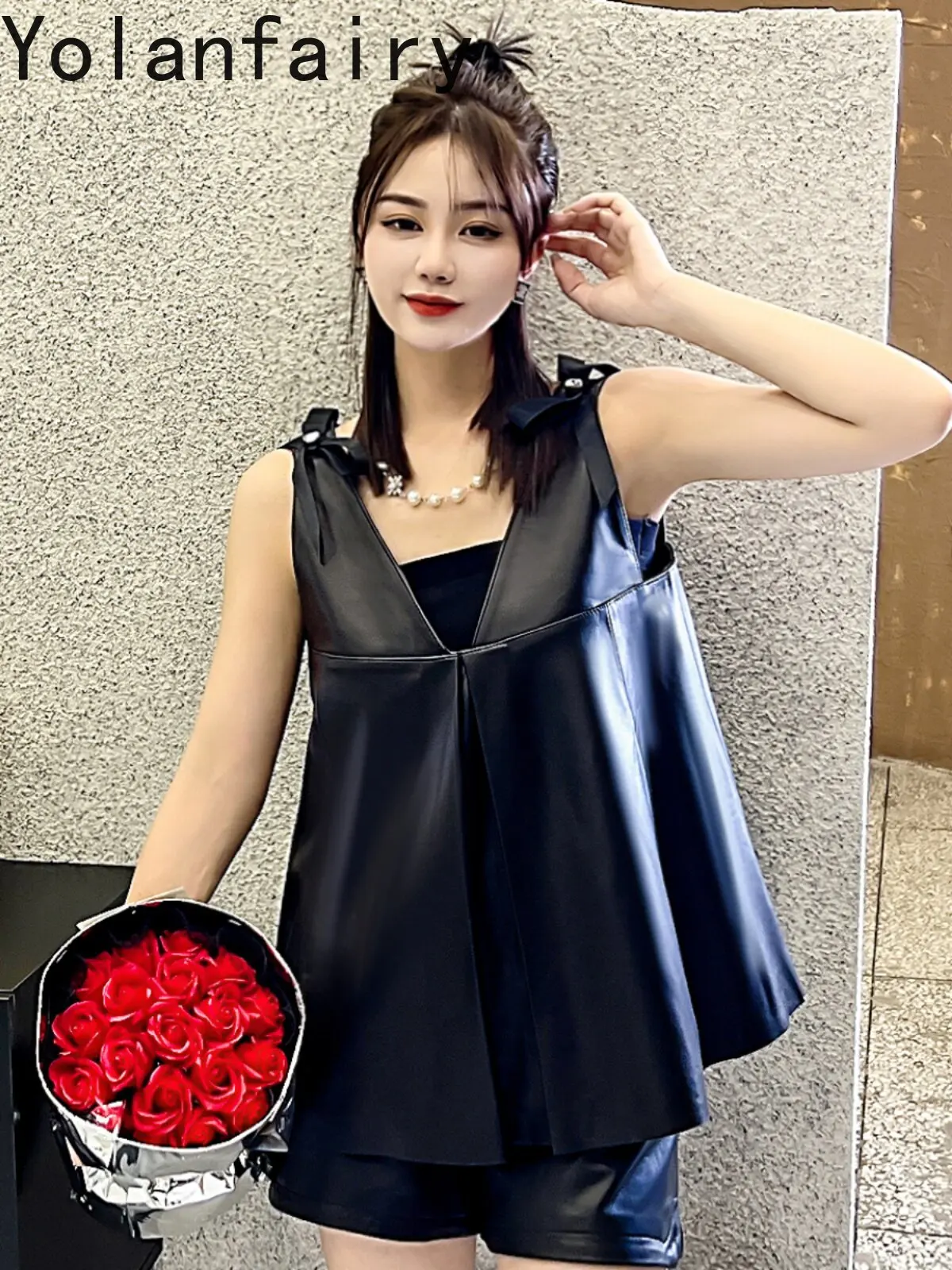 YOLANFAIRY 2026 Black Genuine Sheepskin Vest Women Korean Loose Short Sleeveless Waistcoat Real Leather Versatile Outer Camisole