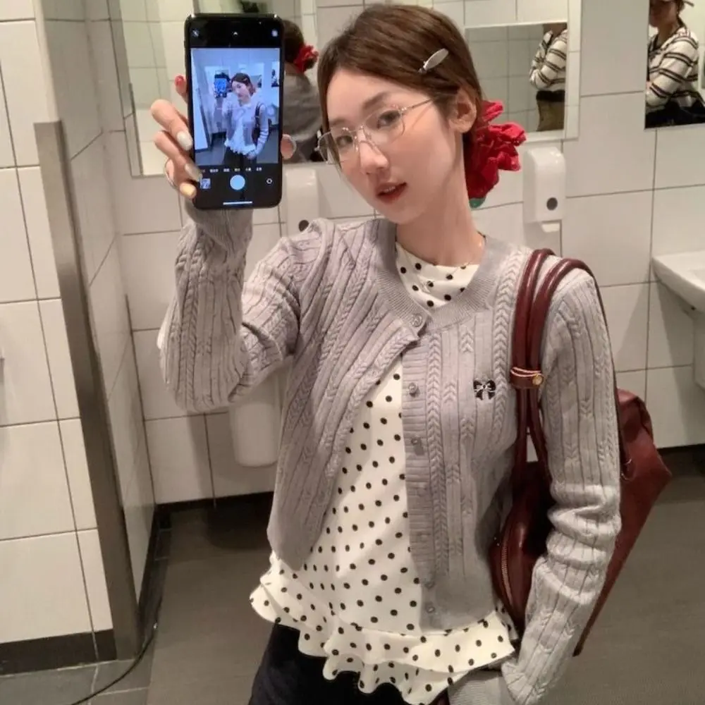 Novo plissado guarnição manga longa camiseta bolinhas doce interior topo fino vero moda