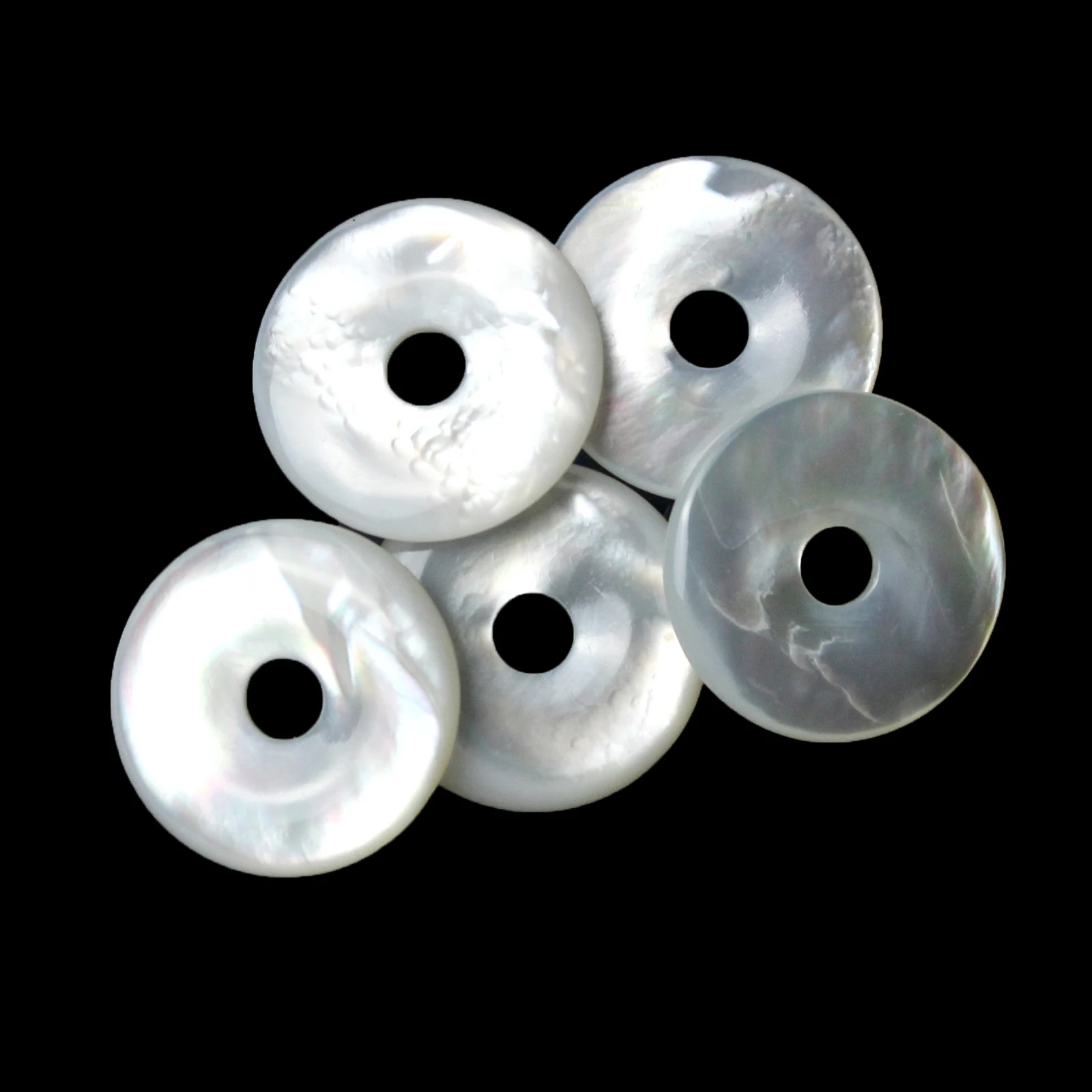 1 Piece Natural seawater Round White Shell Mother of Pearl Shell Ring Pendant for Jewelry Making DIY Necklace Earring