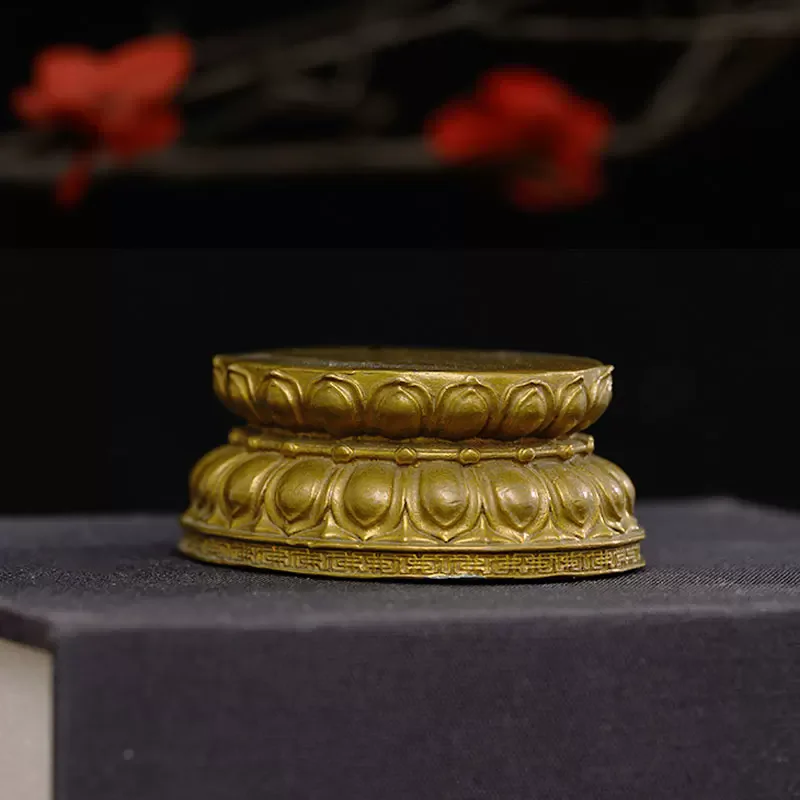 Buddhist Altar Brass Base, 5cm Copper Pedestal for Small Buddha Statue, Desktop Figurine Display Stand, Spiritual Home Decor Gif