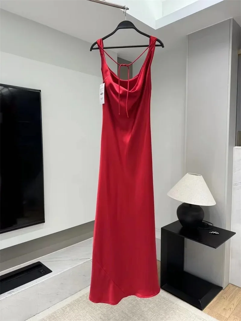 여성 드레스 봄 신상 실크 새틴 텍스처 스윙넥 롱 드레스 섹시 오픈 백 디자인 우아한 분위기 고급스러운 감각