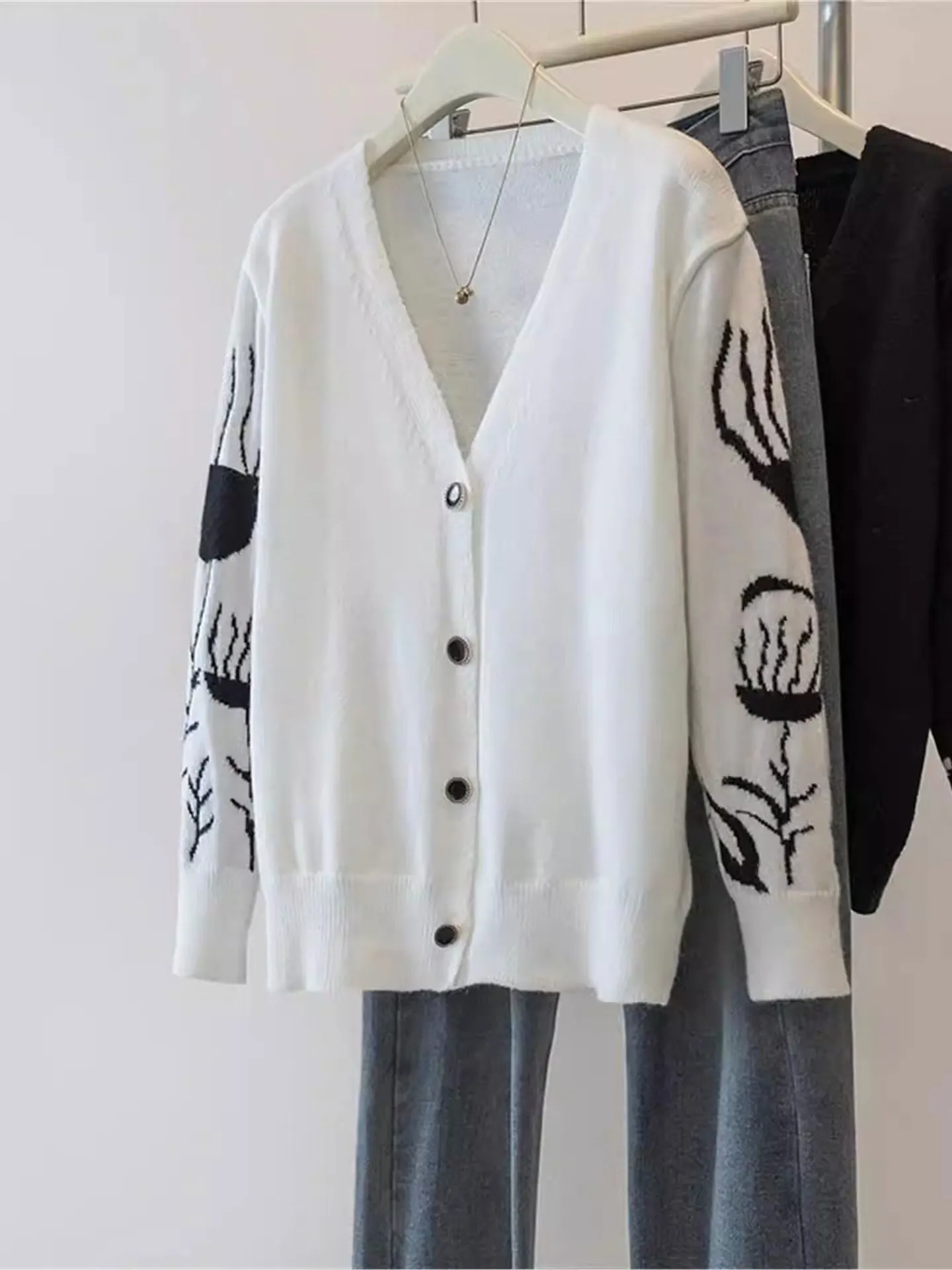 

Моющийся вязаный свитер с V-образным вырезом, кардиган или размер, большая весна-лето, повседневная футболка Soft Touch, повседневная футболка с ацетатным рисунком...