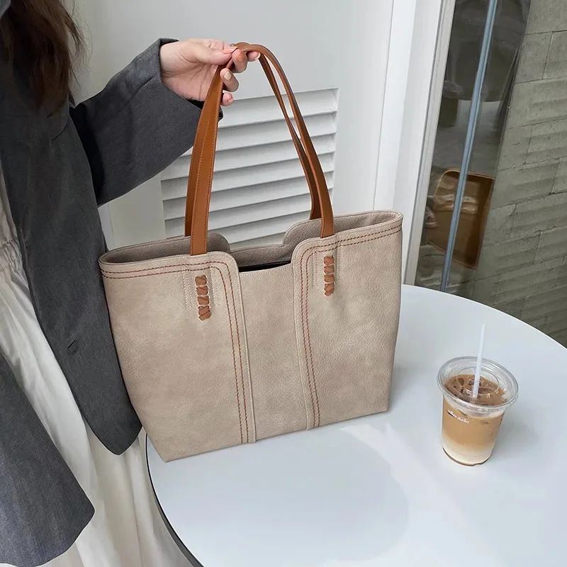 

Korean Version 2024 New Fashion Atmosphere Simple Tote Bag Retro Large Capacity Single Shoulder Portable Commuter Bag Woman