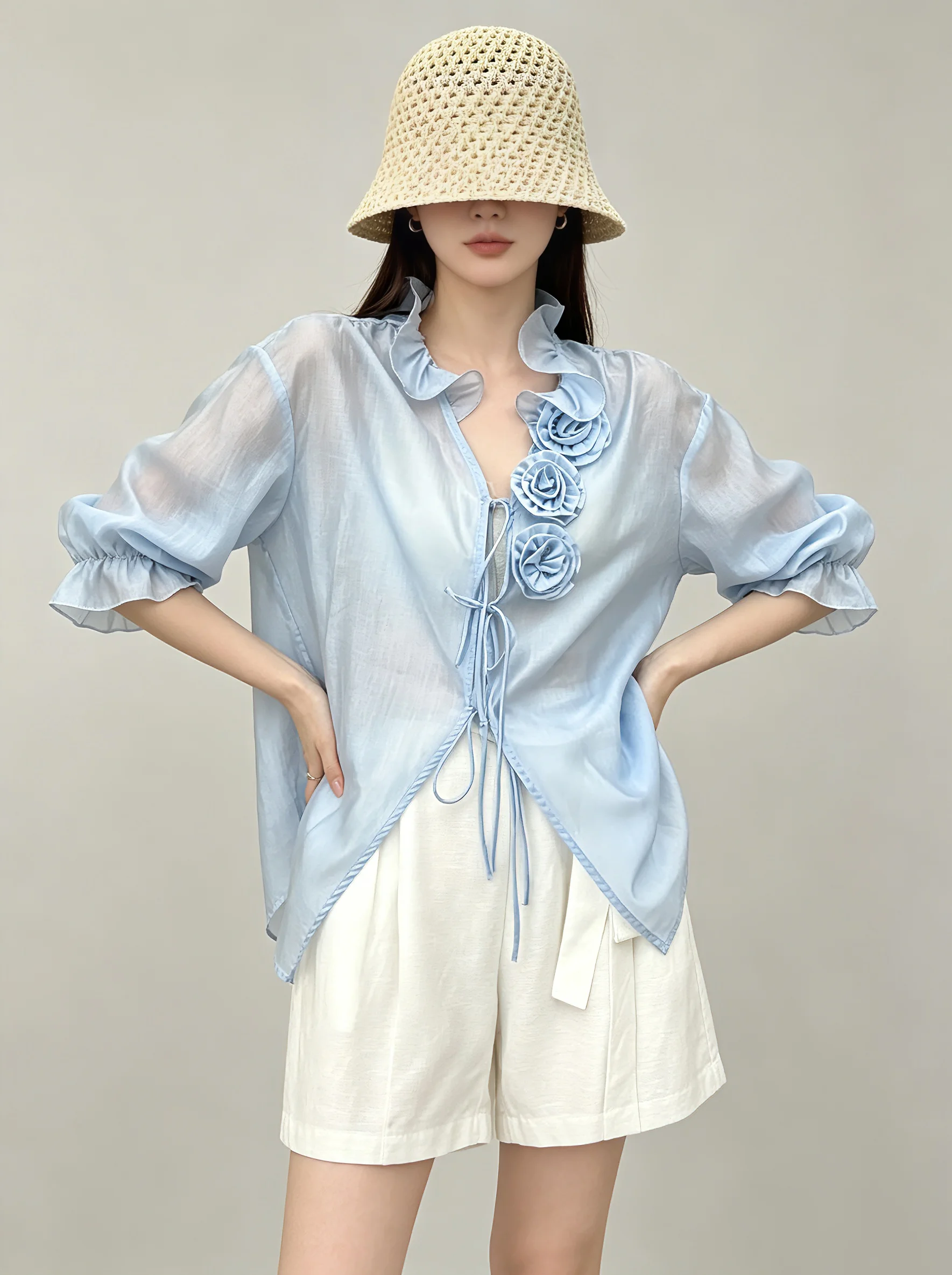 

Рубашка ручной работы синего цвета в романтическом нежном стиле, с V-образным вырезом, бантом и объемным цветком-розой, повседневная, свободного кроя, из смесового полиэстера