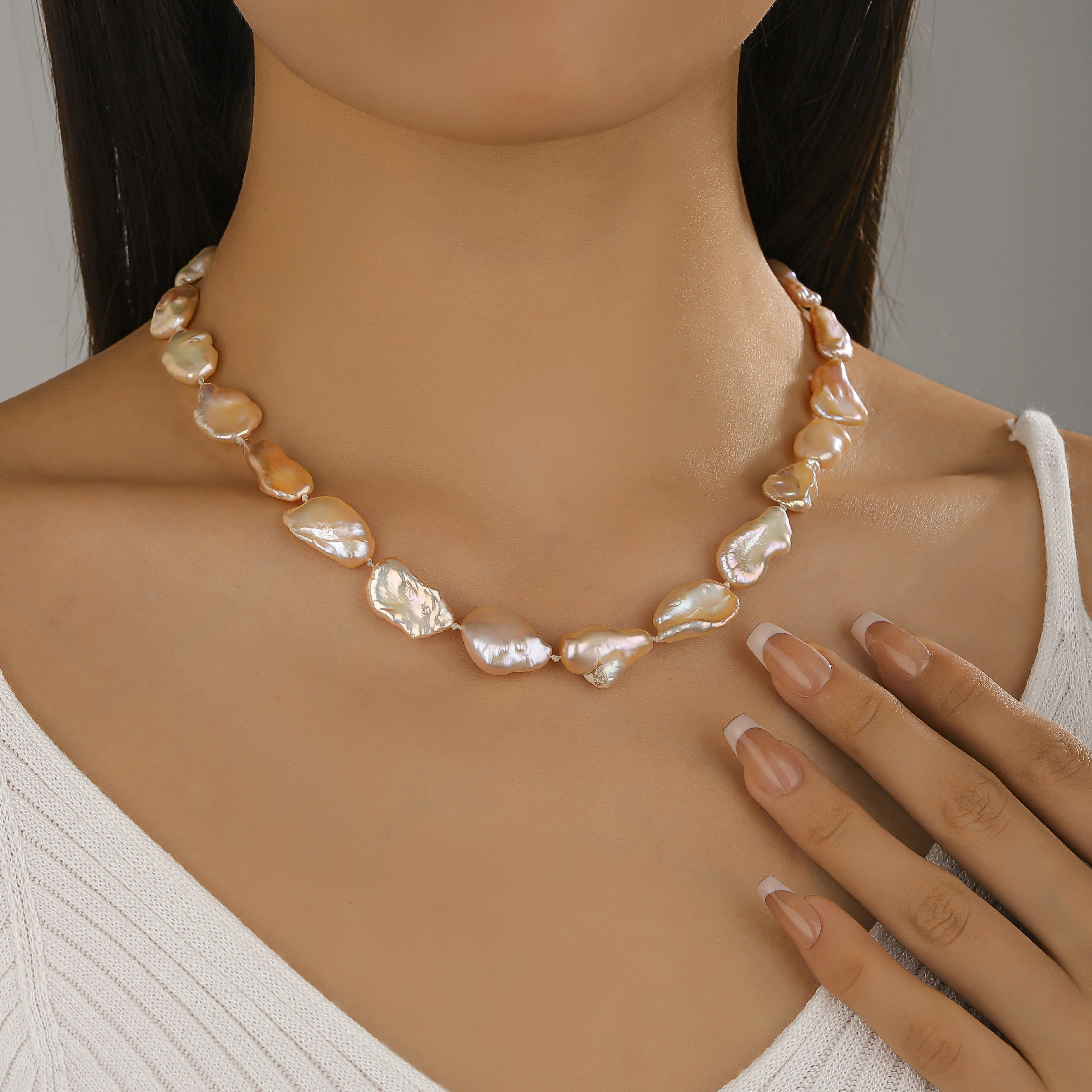 

Irregular pearl lady necklace Collar necklace exquisite jewelry gifts