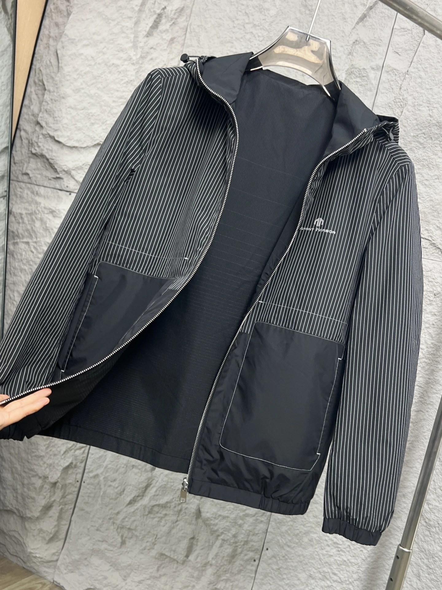 

Классическая мужская повседневная модная куртка H-серии с капюшоном, двусторонняя, из полиэфирного волокна, приталенного кроя, с длинными рукавами, на молнии