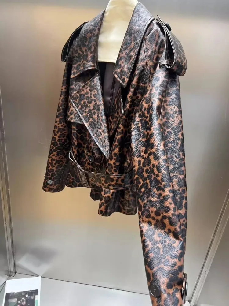 Cravatta in vita autunnale di lusso Stampa leopardata Vera pelle di pecora Giacca corta da donna Spallina Cintura Cappotto da motociclista Cappotti da festa per donna da ufficio