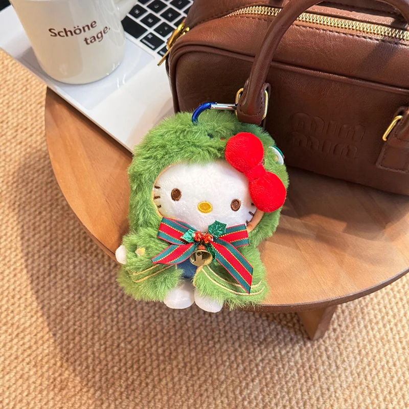 พวงกุญแจตุ๊กตาเฮลโลคิตตี้ซานริโอสุดน่ารักสำหรับกระเป๋าเรียน ของขวัญน่ารักนุ่มนิ่มสำหรับผู้หญิงและเด็กผู้หญิง เหมาะสำหรับตกแต่งกระเป๋าเป้