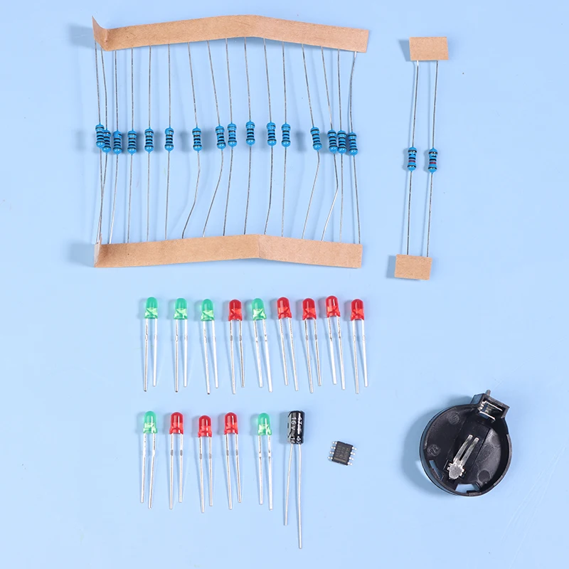 [ZY44] DIY Electronic Kit NE555 Red LED Christmas Tree Decoration Flashing Light Electronic Component Fun Soldering DC 3V