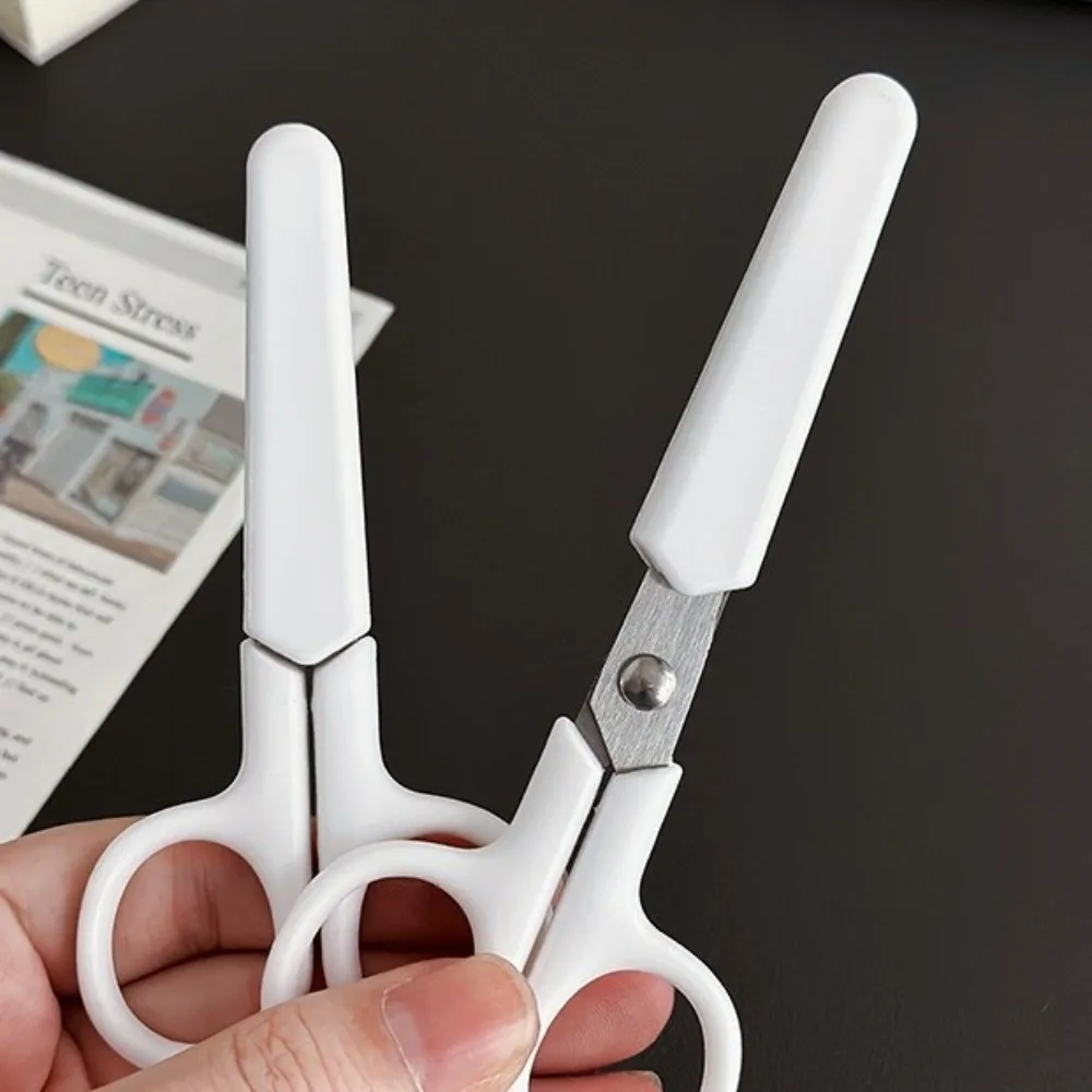 Forbici per cancelleria bianche pure con coperchio Forbici per bambini fatte a mano Materiale scolastico protettivo in acciaio inossidabile Strumento per tagliare la carta